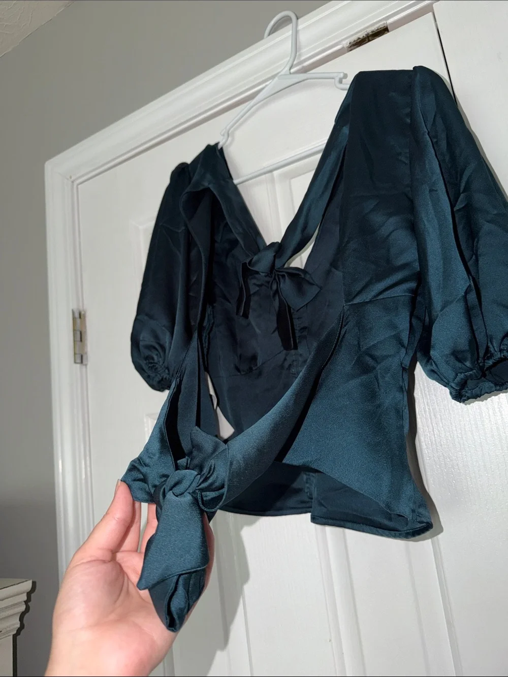 Abercrombie and Fitch Green Satin Puff Sleeve Tie Back Blouse size S